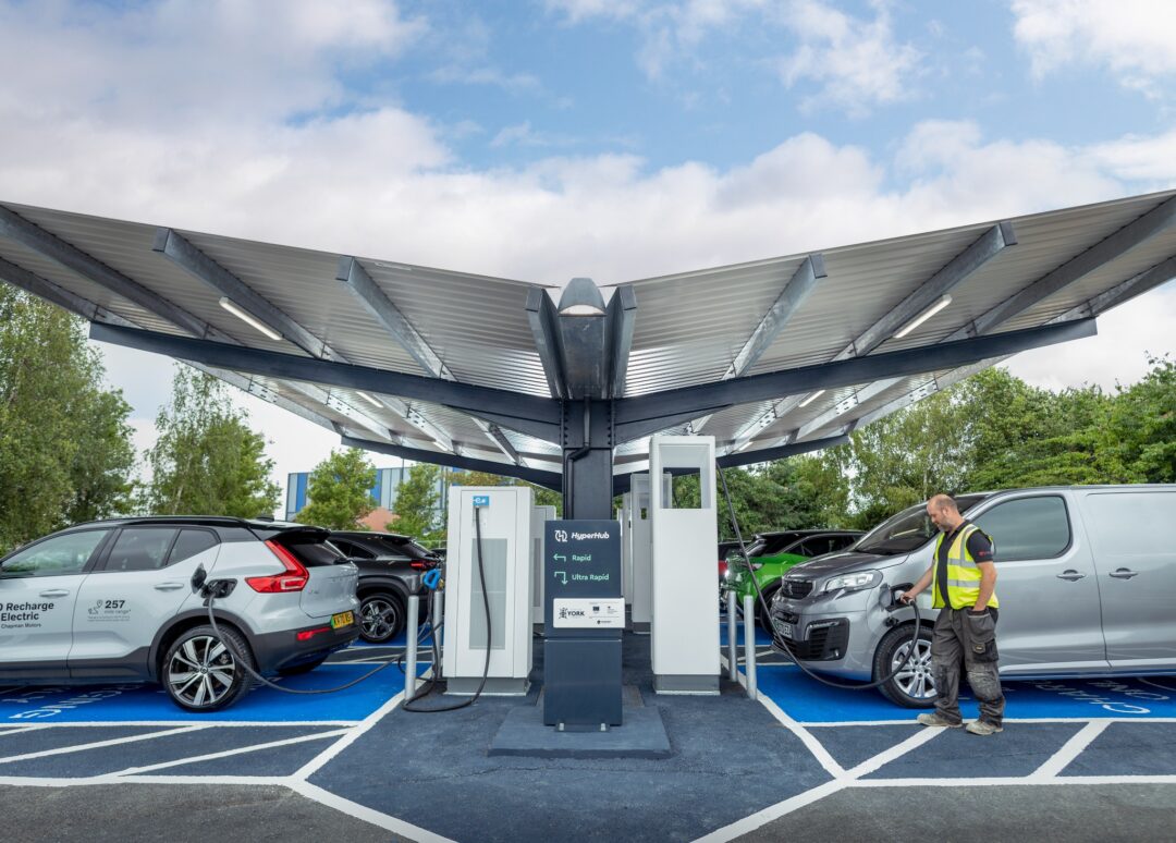 HyperHubs | EV Charging | 110kWp Solar + 507kWh Battery