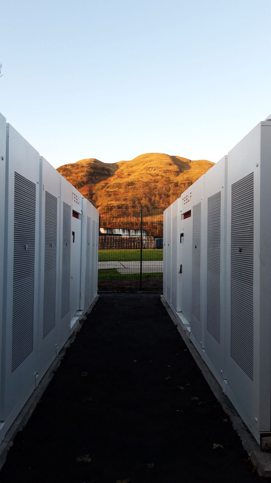 tesla battery solar storage for commercial business